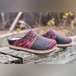 Merrell Women’s Juno Wool Blanket Wool Clogs Slippers Shoes Aztec Print - Sz 8.5